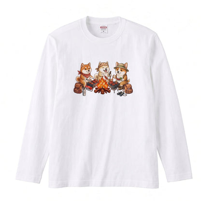 柴犬たちの焚き火BBQ 長袖Tシャツ