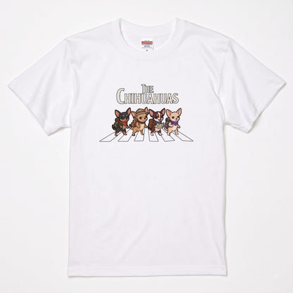 THE CHIHUAHUAS | 横断歩道 ゆるかわ チワワ キャンプ パロディTシャツ【犬好き・愛犬家・アウトドア・ギフトに最適】