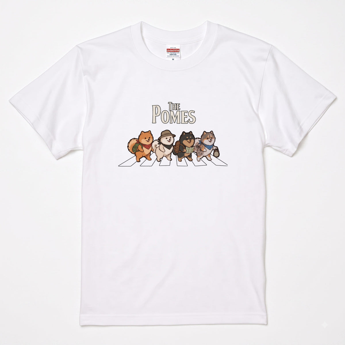 THE POMES | 横断歩道 ゆるかわ ポメラニアン キャンプ パロディTシャツ【犬好き・愛犬家・アウトドア・ギフトに最適】