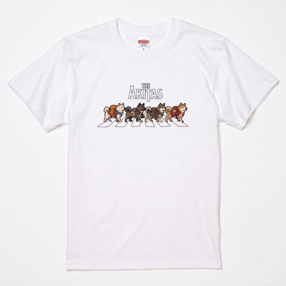 THE AKITAS | 横断歩道 ゆるかわ 秋田犬 キャンプ パロディTシャツ【犬好き・愛犬家・アウトドア・ギフトに最適】