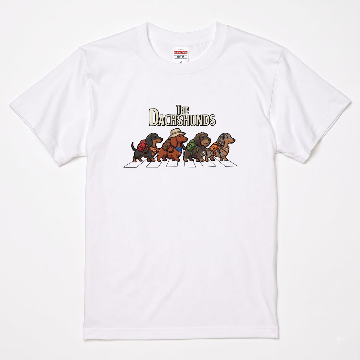 THE DACHSHUNDS | 横断歩道 ゆるかわ ダックスフンド キャンプ パロディTシャツ【犬好き・愛犬家・アウトドア・ギフトに最適】