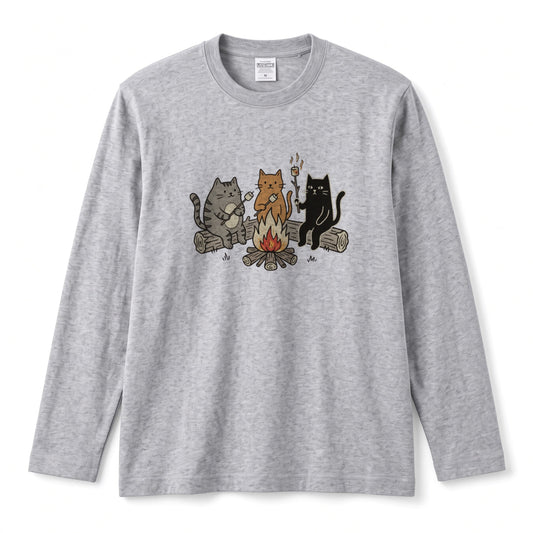猫たちの焚き火マシュマロ 長袖Tシャツ