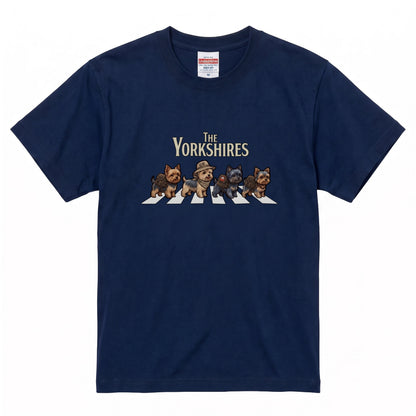 THE YORKSHIRES 横断歩道 キャンプ ゆるかわ Tシャツ 【犬好き・愛犬家・アウトドア・ギフトに最適】