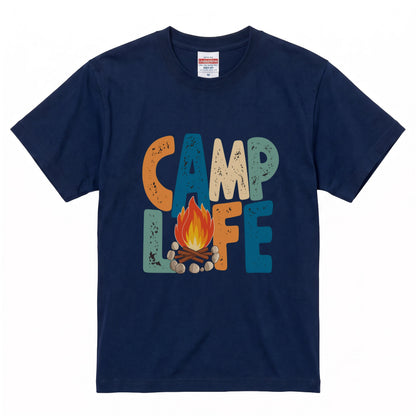 レトロ 「CAMP LIFE」 キャンプ Tシャツ - ヴィンテージ風 70年代 焚き火 グラフィックTシャツ アウトドア 服