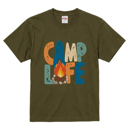 レトロ 「CAMP LIFE」 キャンプ Tシャツ - ヴィンテージ風 70年代 焚き火 グラフィックTシャツ アウトドア 服