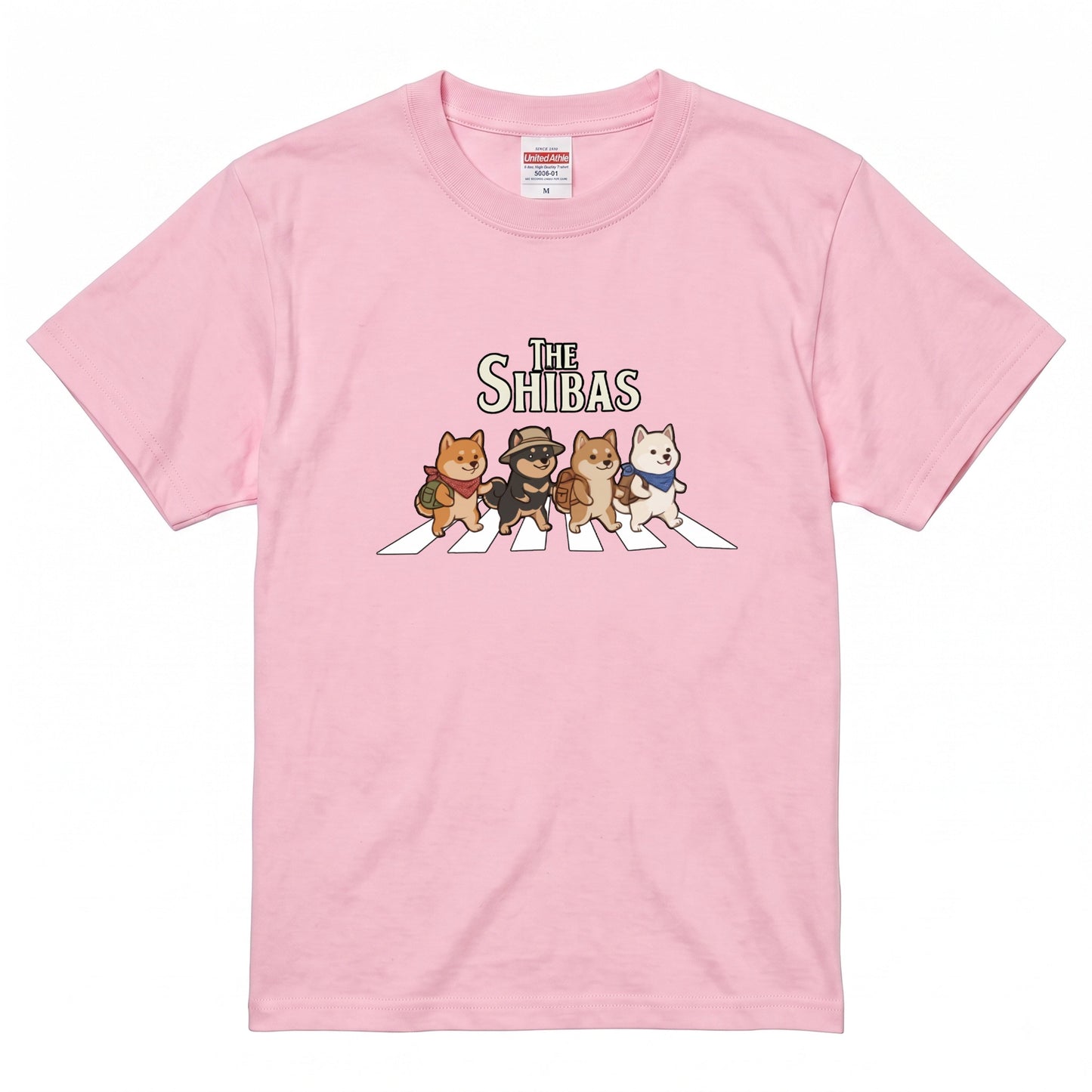 THE SHIBAS | 横断歩道 ゆるかわ 柴犬 キャンプ パロディTシャツ【犬好き・愛犬家・アウトドア・ギフトに最適】
