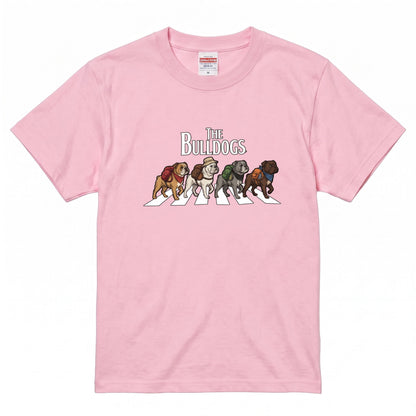 THE BULLDOGS | 横断歩道 ゆるかわ ブルドッグ キャンプ パロディTシャツ【犬好き・愛犬家・アウトドア・ギフトに最適】