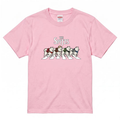 THE SPITZS | 横断歩道 ゆるかわ スピッツ キャンプ パロディTシャツ【犬好き・愛犬家・アウトドア・ギフトに最適】