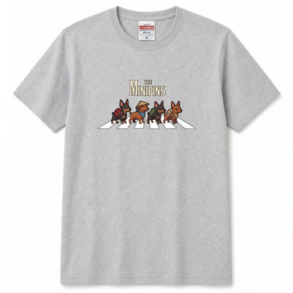 THE MINIPINS 横断歩道 キャンプ ゆるかわ Tシャツ 【犬好き・愛犬家・アウトドア・ギフトに最適】