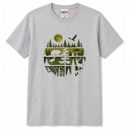 【Wildlife Forest Animals】月夜の森と野生動物 アート層グラフィック 白Tシャツ | CAMPMODE