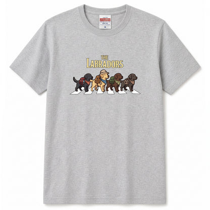 THE LABRADORS 横断歩道 キャンプ ゆるかわ Tシャツ 【犬好き・愛犬家・アウトドア・ギフトに最適】