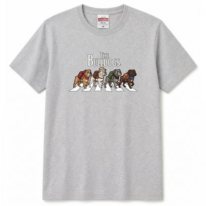 THE BULLDOGS | 横断歩道 ゆるかわ ブルドッグ キャンプ パロディTシャツ【犬好き・愛犬家・アウトドア・ギフトに最適】