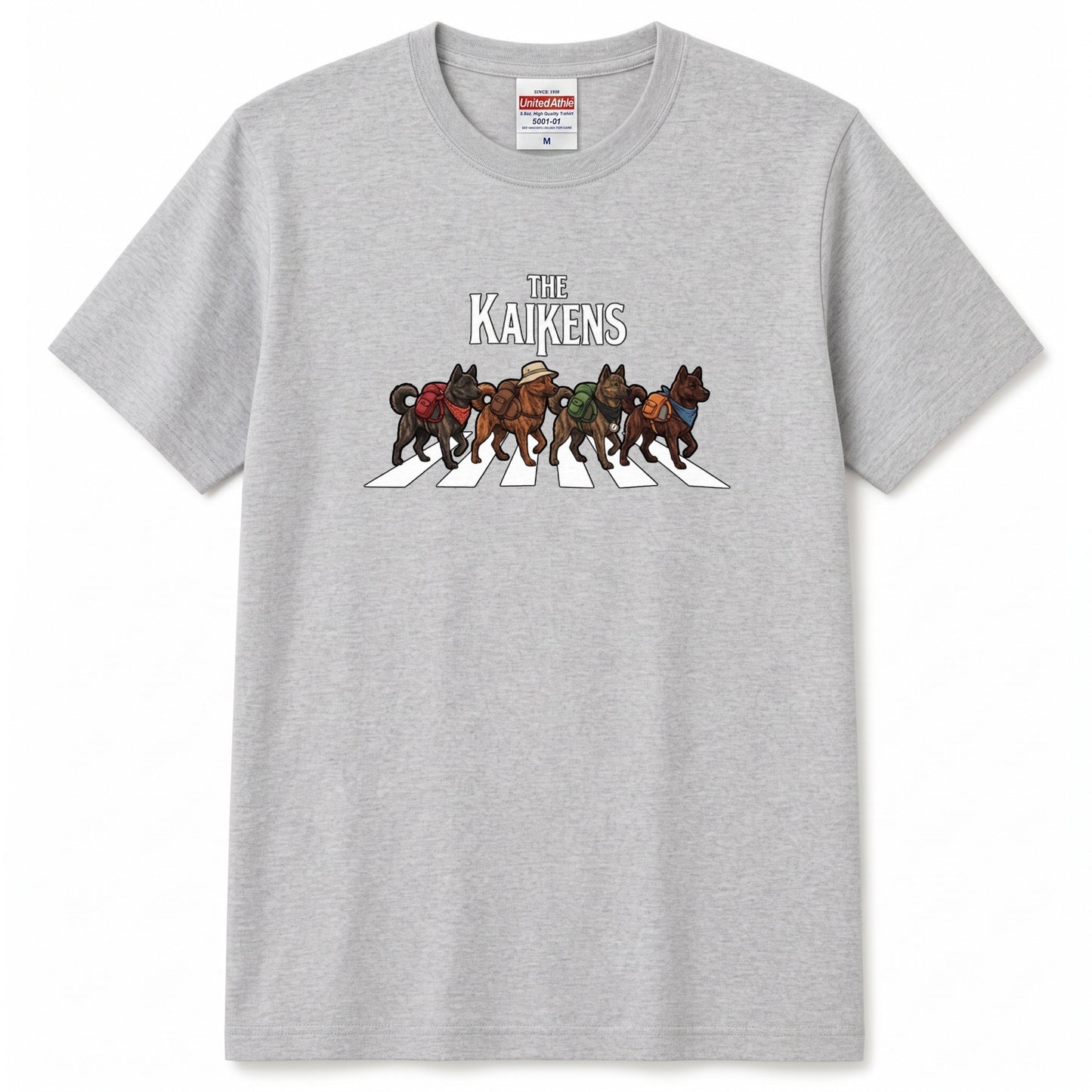 THE KAIKENS | 横断歩道 ゆるかわ 甲斐犬 キャンプ パロディTシャツ【犬好き・愛犬家・アウトドア・ギフトに最適】