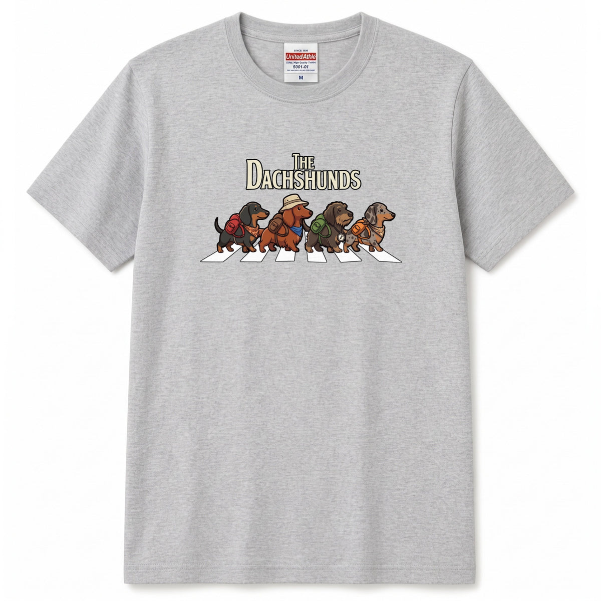 THE DACHSHUNDS | 横断歩道 ゆるかわ ダックスフンド キャンプ パロディTシャツ【犬好き・愛犬家・アウトドア・ギフトに最適】