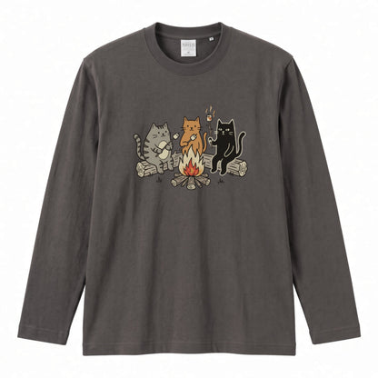 猫たちの焚き火マシュマロ 長袖Tシャツ