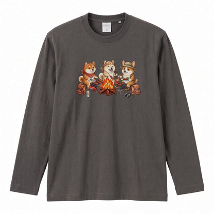 柴犬たちの焚き火BBQ 長袖Tシャツ