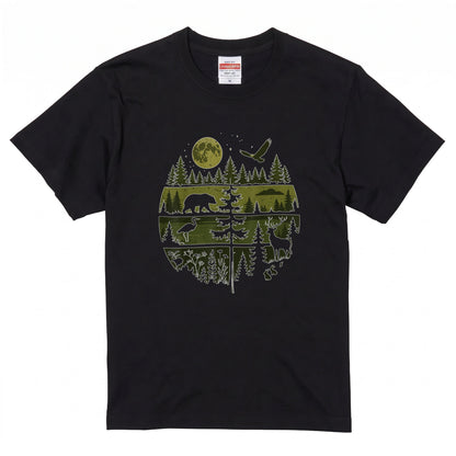 【Wildlife Forest Animals】月夜の森と野生動物 アート層グラフィック 白Tシャツ | CAMPMODE