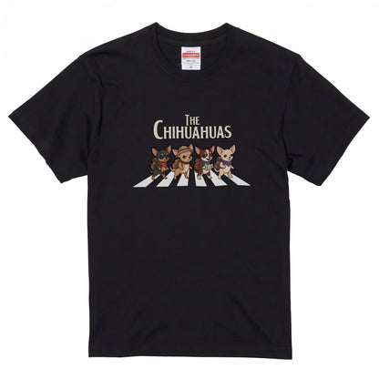 THE CHIHUAHUAS | 横断歩道 ゆるかわ チワワ キャンプ パロディTシャツ【犬好き・愛犬家・アウトドア・ギフトに最適】