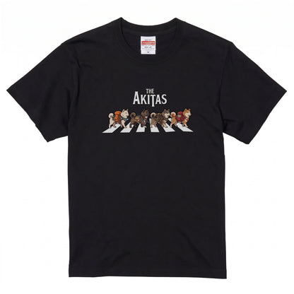 THE AKITAS | 横断歩道 ゆるかわ 秋田犬 キャンプ パロディTシャツ【犬好き・愛犬家・アウトドア・ギフトに最適】