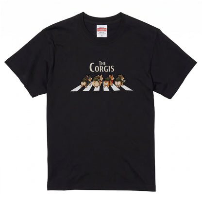 THE CORGIS | コーギー 横断歩道 ゆるかわパロディTシャツ【犬好き・愛犬家・ギフトに最適】