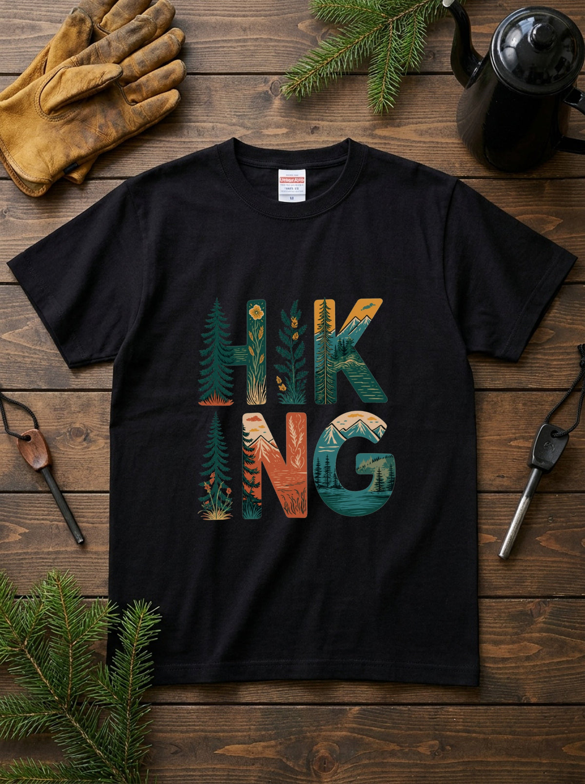 ヴィンテージ風 「HIKING」 文字ロゴ Tシャツ - レトロ マウンテン 風景 グラフィックTシャツ アウトドア 登山