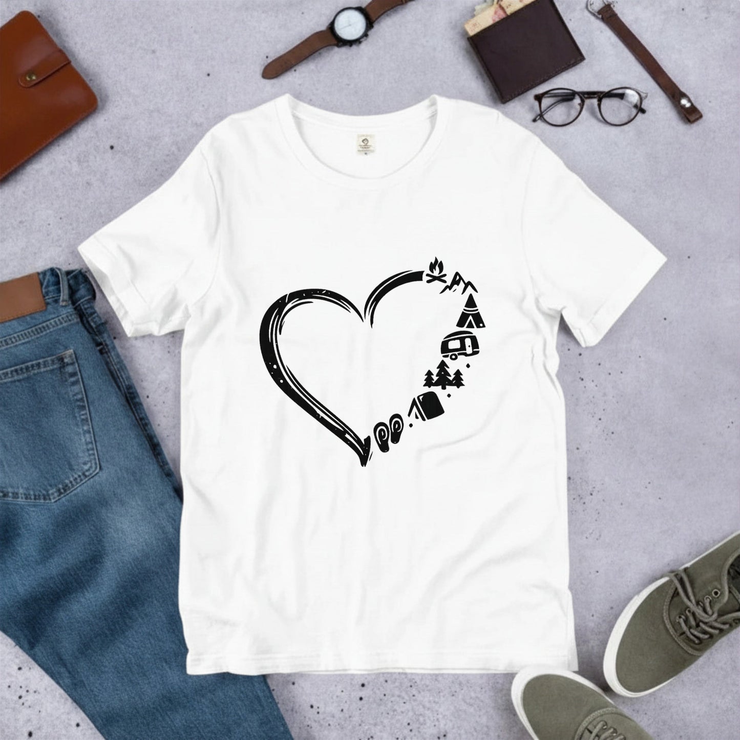 キャンプ ハート グラフィック Tシャツ - CAMPMODE | アウトドア ファッション