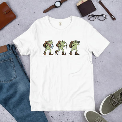 カエルの山登り イラスト Tシャツ | 登山 トレッキング 服 | CAMPMODE