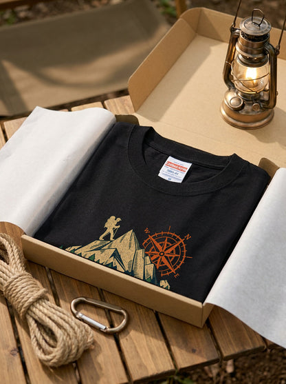 「Out of breath hiking society」おもしろ Tシャツ - 面白い ハイキング 登山 キャンプ グラフィックTシャツ