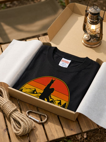 ビッグフットTシャツ｜ロックンロールTシャツ｜ビッグフットと夕日｜キャンプTシャツ