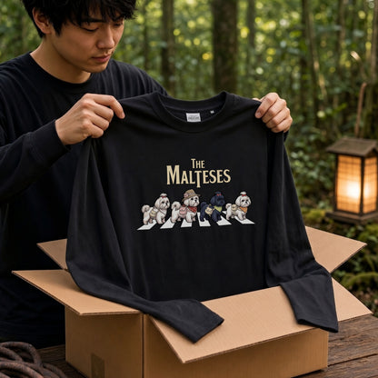 THE MALTESES マルチーズ散歩デザイン ブラック長袖Tシャツ
