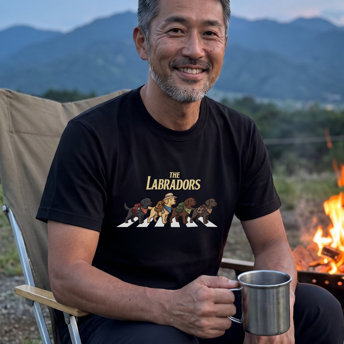 THE LABRADORS 横断歩道 キャンプ ゆるかわ Tシャツ 【犬好き・愛犬家・アウトドア・ギフトに最適】