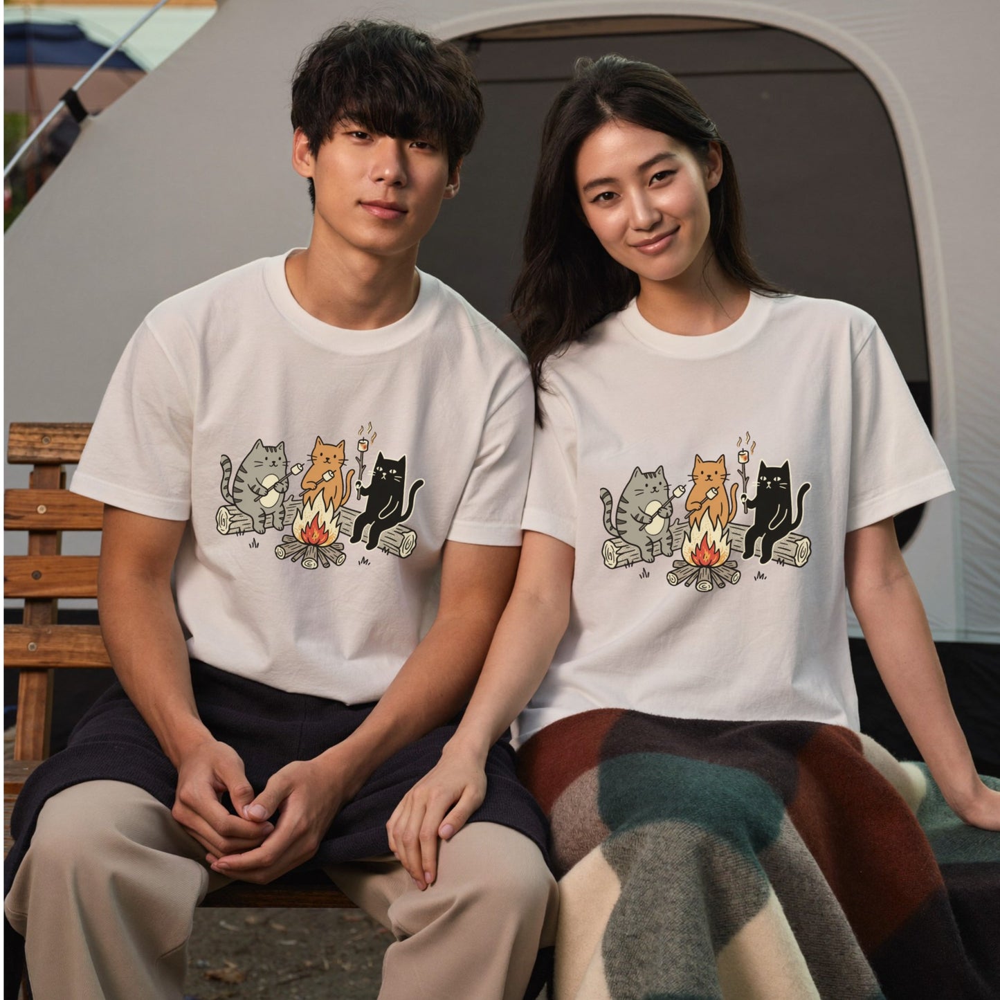 焚き火 猫マシュマロ Tシャツ - CAMPMODE | キャンプ ウェア
