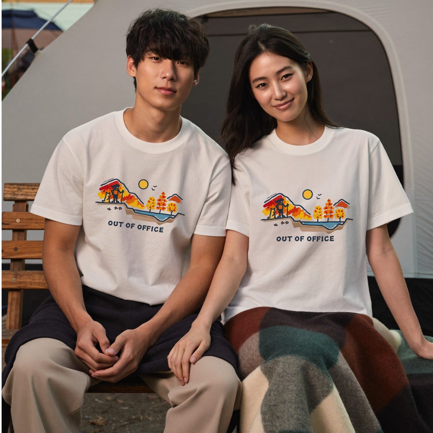 【OUT OF OFFICE】秋の紅葉・ハイキングおしゃれ白Tシャツ | CAMPMODE