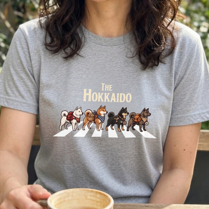THE HOKKAIDO 横断歩道 キャンプ ゆるかわ Tシャツ 【犬好き・愛犬家・アウトドア・ギフトに最適】