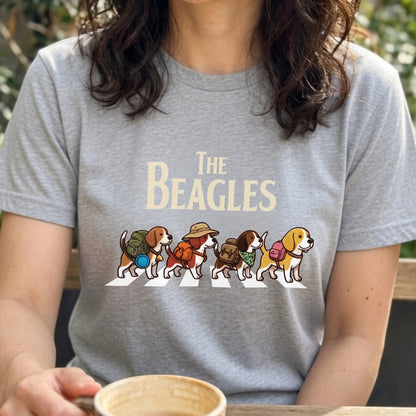 THE BEAGLES 横断歩道 キャンプ ゆるかわ パロディTシャツ 【犬好き・愛犬家・アウトドア・ギフトに最適】
