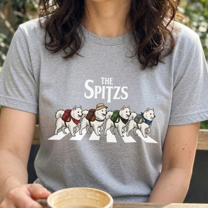 THE SPITZS | 横断歩道 ゆるかわ スピッツ キャンプ パロディTシャツ【犬好き・愛犬家・アウトドア・ギフトに最適】