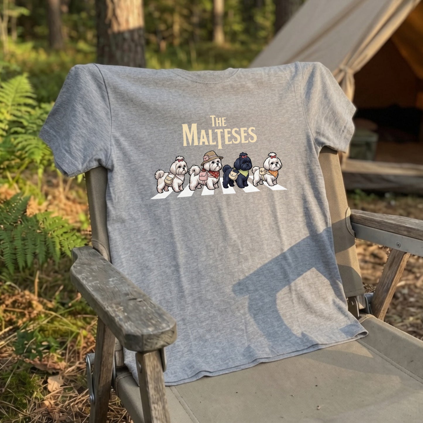 THE MALTESES 横断歩道 キャンプ ゆるかわ Tシャツ 【犬好き・愛犬家・アウトドア・ギフトに最適】