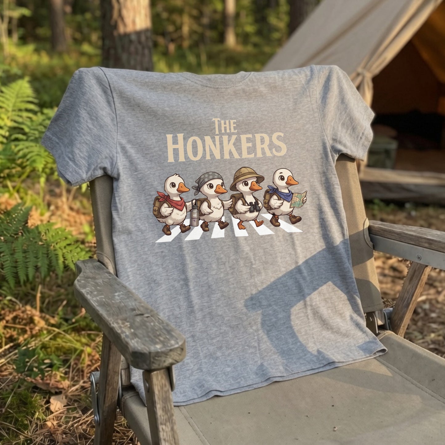 THE HONKERS | 横断歩道 ゆるかわ アヒル キャンプ パロディTシャツ【アヒル好き・アウトドア・ギフトに最適】