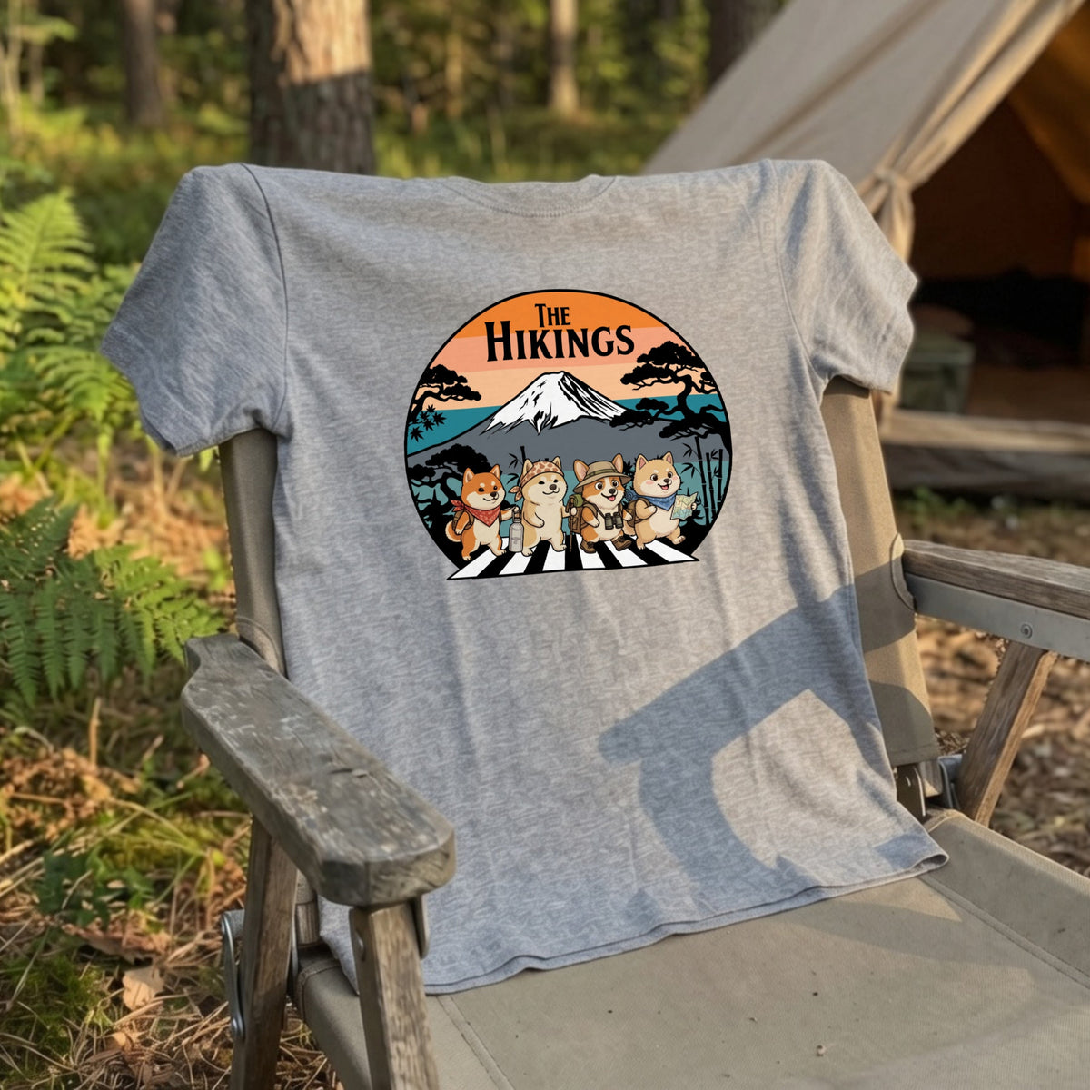 THE HIKINGS | 柴犬＆犬の仲間たち 富士山ハイキング Tシャツ【犬好き・アウトドア・ギフトに最適】