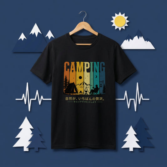 【自然は最高の贅沢です。】レトロサンセットキャンプ白黒Tシャツ｜CAMPMODE
