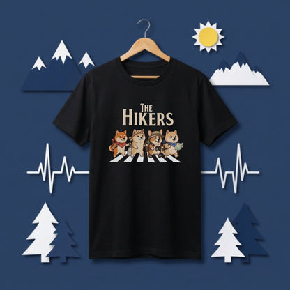 THE HIKERS DOGS | 横断歩道 ゆるかわ 柴犬 キャンプ パロディTシャツ【犬好き・愛犬家・アウトドア・ギフトに最適】
