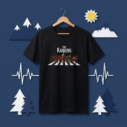 THE KAIKENS | 横断歩道 ゆるかわ 甲斐犬 キャンプ パロディTシャツ【犬好き・愛犬家・アウトドア・ギフトに最適】