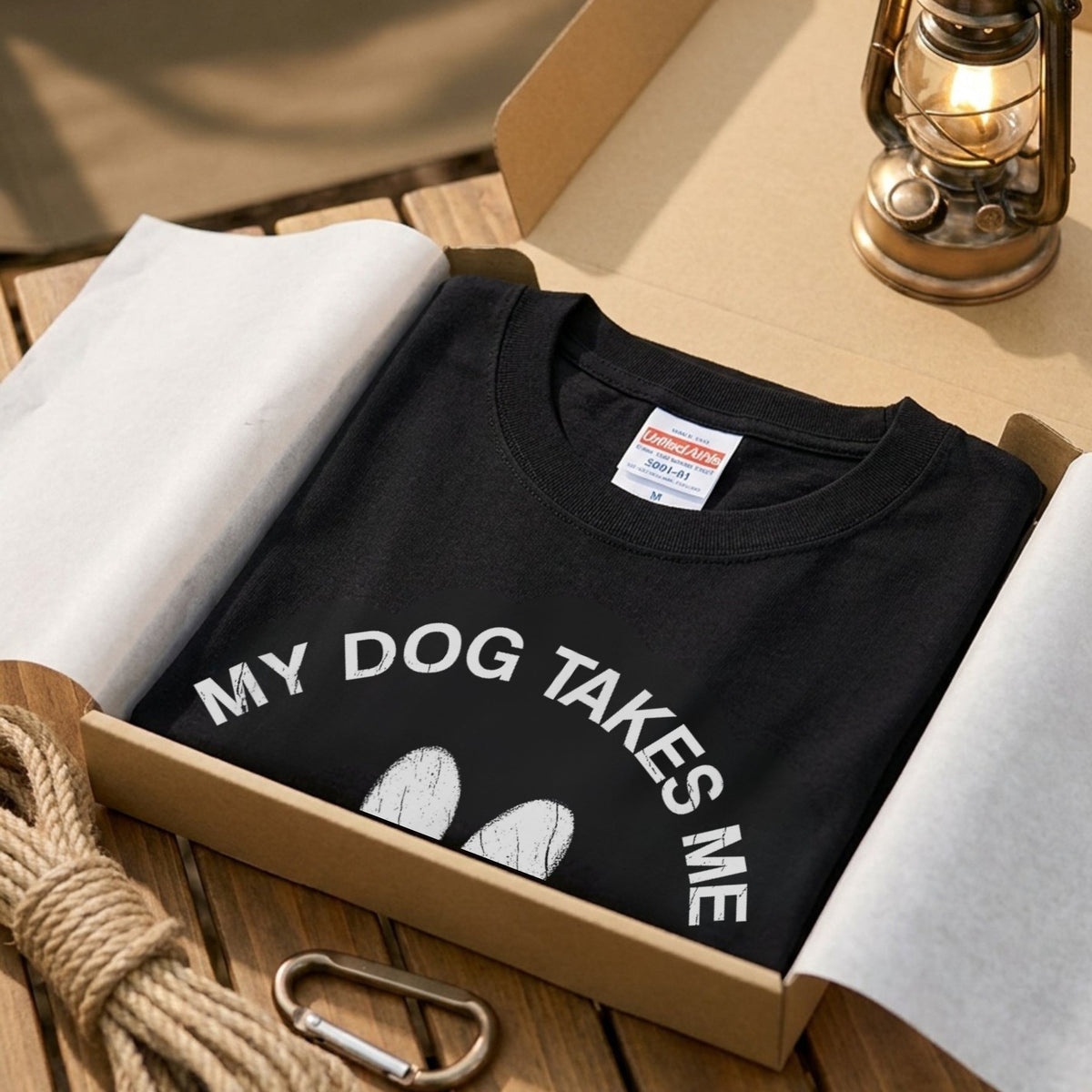 My Dog Takes Me Hiking Tシャツ ｜ 犬好き・愛犬・登山・ハイキング・アウトドアに人気