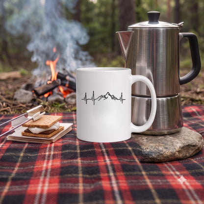 登山と心拍数をモチーフにしたラインアート コーヒーマグカップ | CAMPMODE