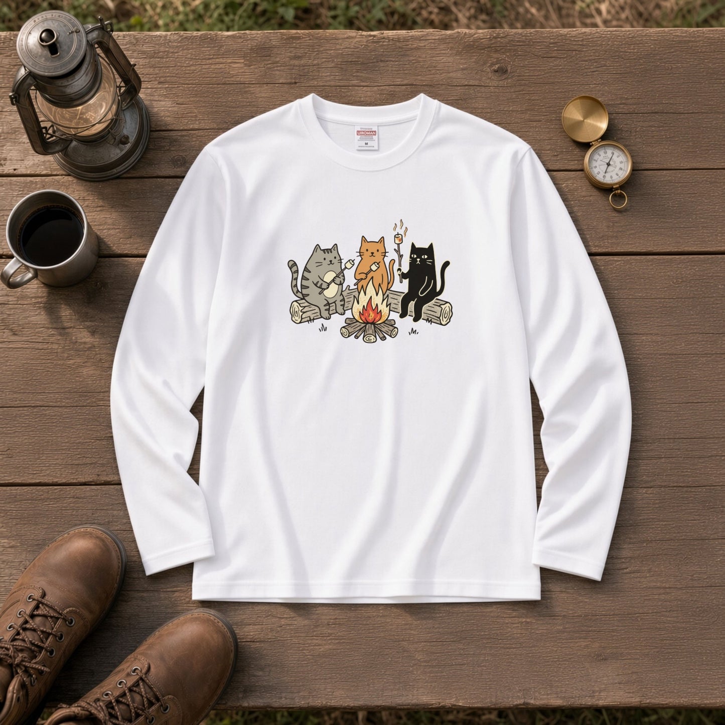 猫たちの焚き火マシュマロ 長袖Tシャツ