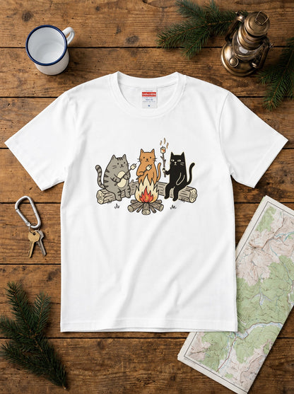 焚き火 猫マシュマロ Tシャツ - CAMPMODE | キャンプ ウェア