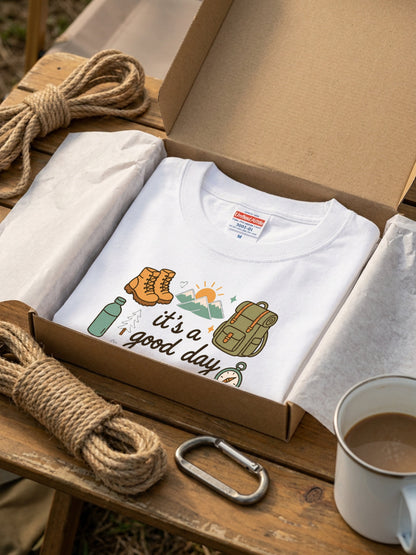 「It's a good day to hike」ハイキング Tシャツ - かわいい キャンプ グラフィックTシャツ アウトドア 登山 キャンプギア