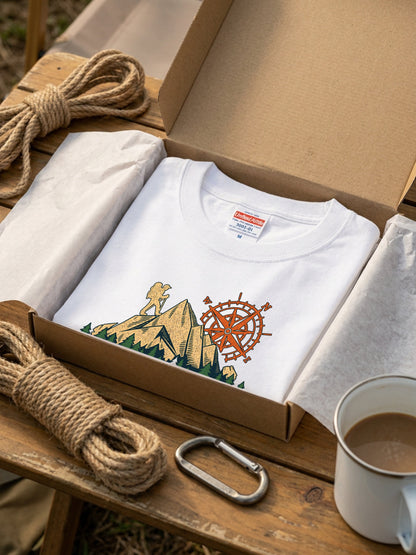 「Out of breath hiking society」おもしろ Tシャツ - 面白い ハイキング 登山 キャンプ グラフィックTシャツ