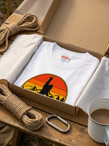 ビッグフットTシャツ｜ロックンロールTシャツ｜ビッグフットと夕日｜キャンプTシャツ