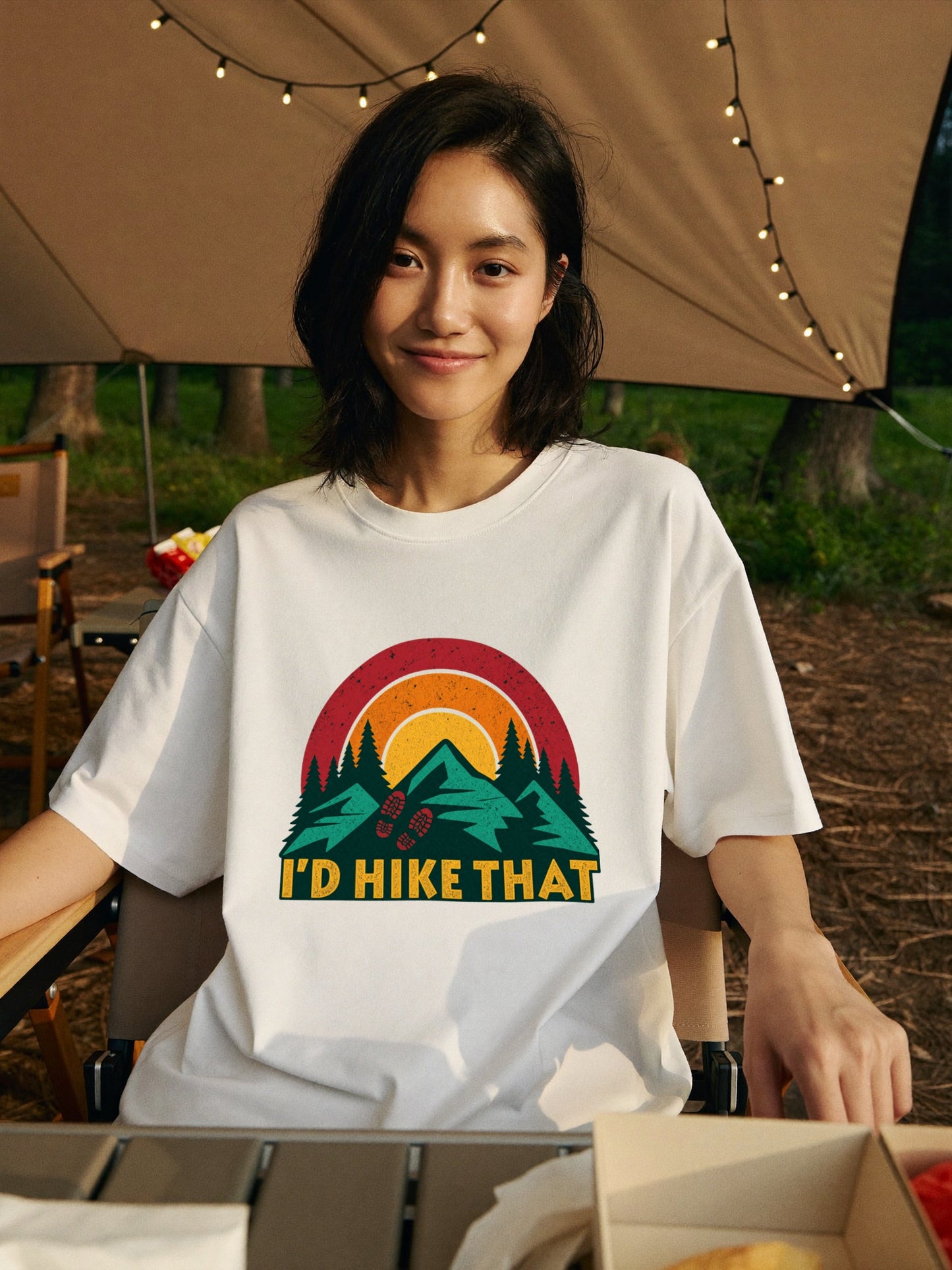 「I'd hike that」ハイキング Tシャツ - レトロ サンセット（夕日）グラフィックTシャツ 登山 キャンプ 服